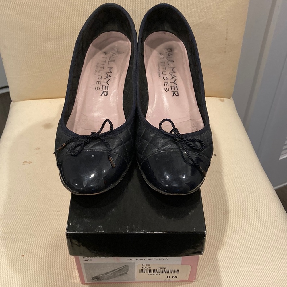 Paul Mayer ballet flats with 1.75 heels. In dark navy color. Very comfortable
